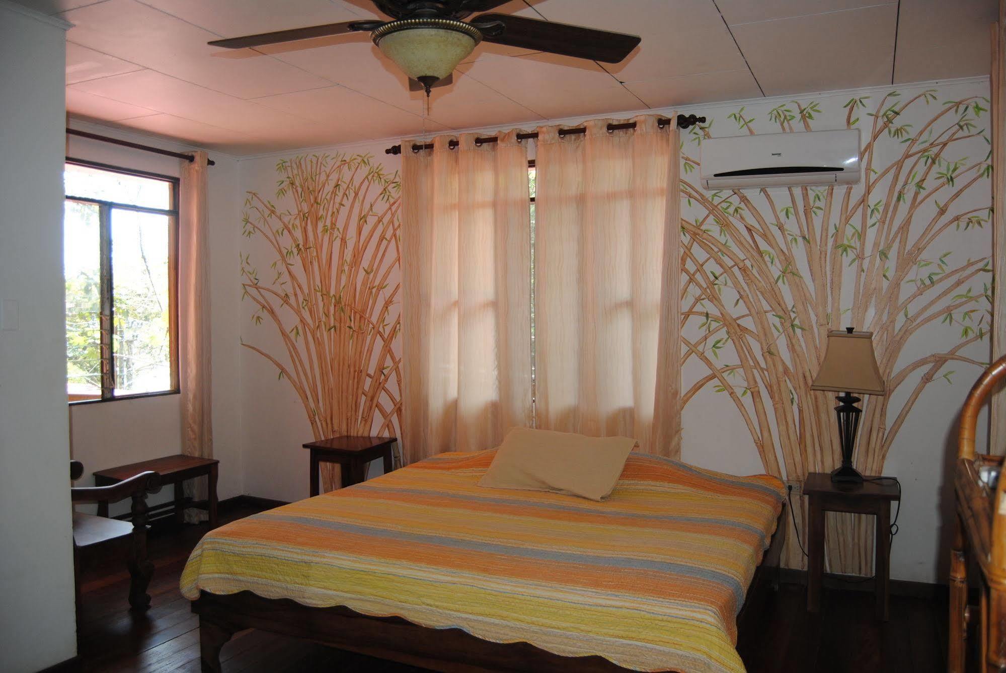 Jungle Beach Hotel Manuel Antonio Exteriör bild